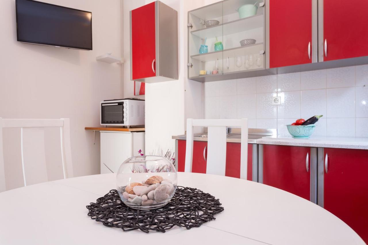 Lara - Apartment Near The Beach Vrbnik Exterior photo